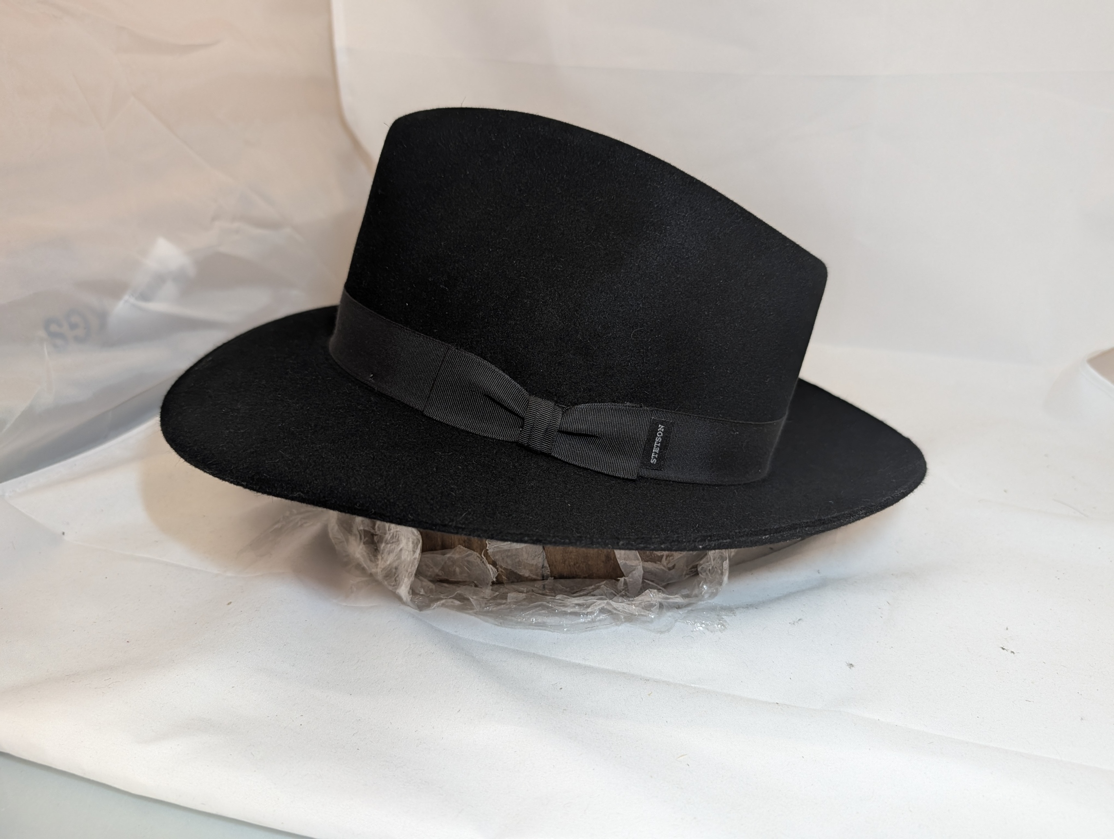 Stetson Chatham Sovereign Fur Felt Fedora Hat Black 7 1/4R Wide Brim Teardrop Crown
