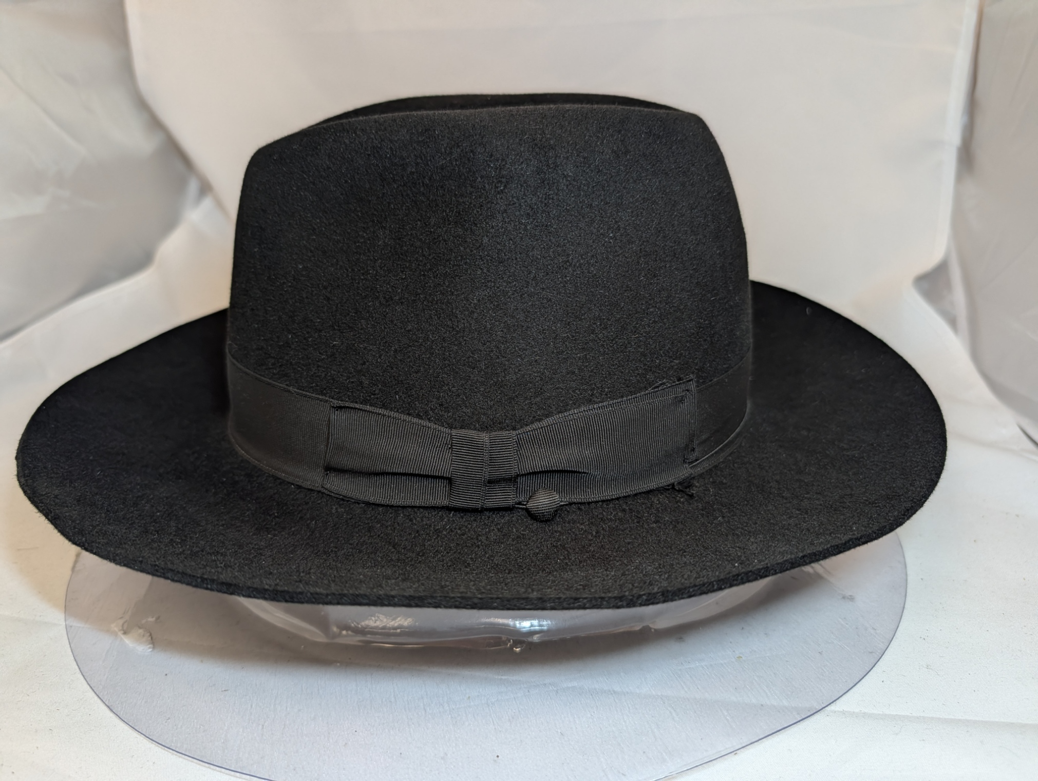 Bencraft Hatters Brooklyn NY black rabbit fur fedora size 58 with 3 inch brim and center dent crown